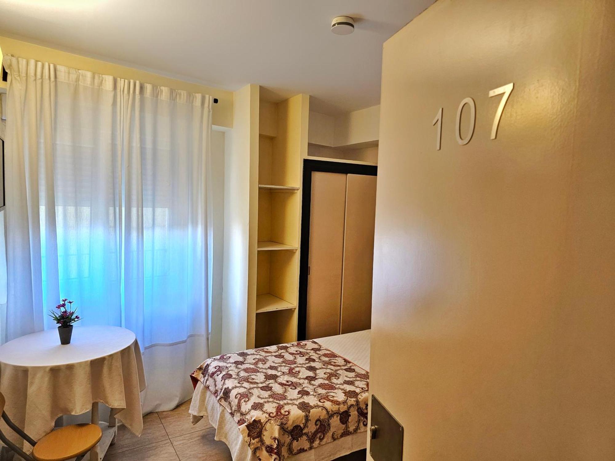 Hostal Mainz Piedralaves Eksteriør billede