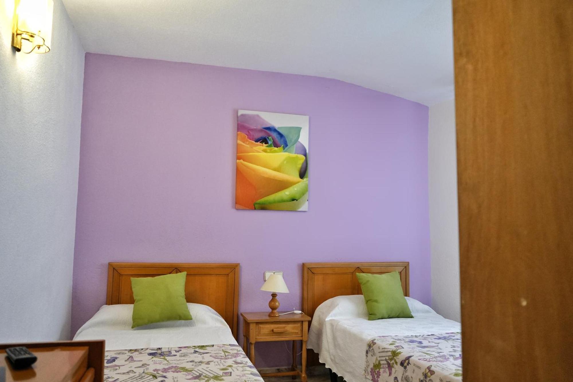 Hostal Mainz Piedralaves Eksteriør billede