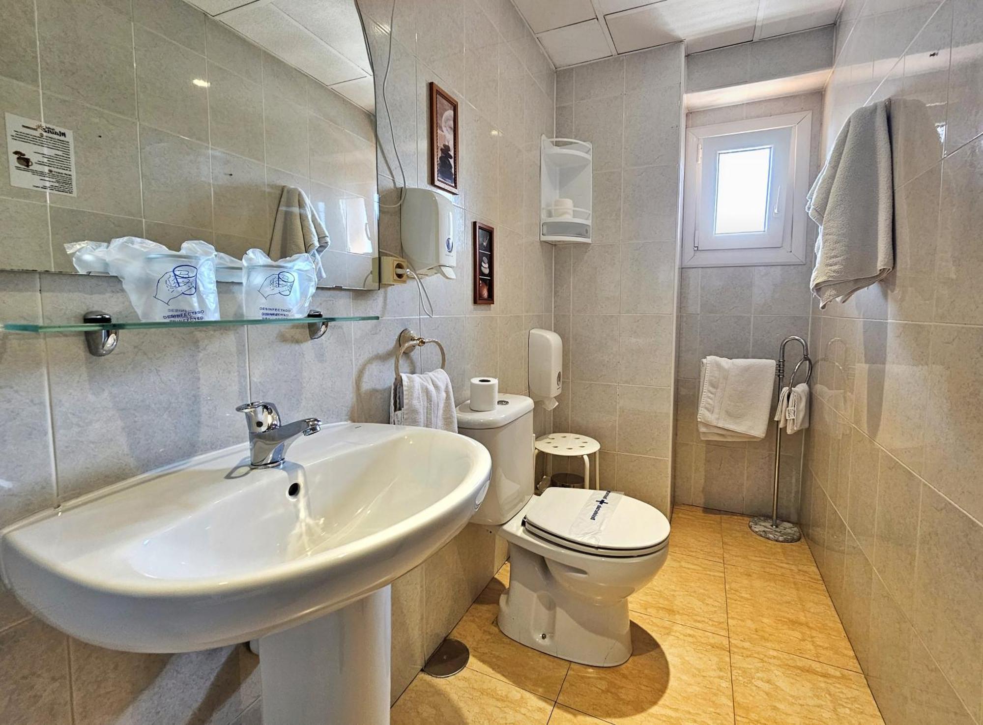 Hostal Mainz Piedralaves Eksteriør billede