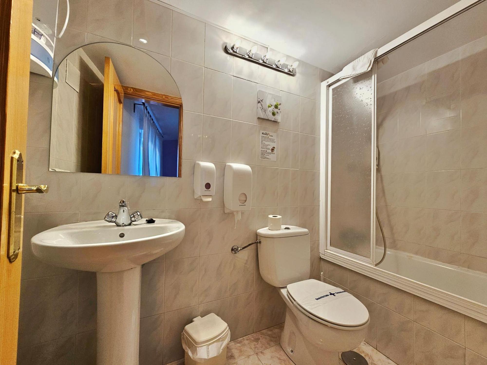 Hostal Mainz Piedralaves Eksteriør billede