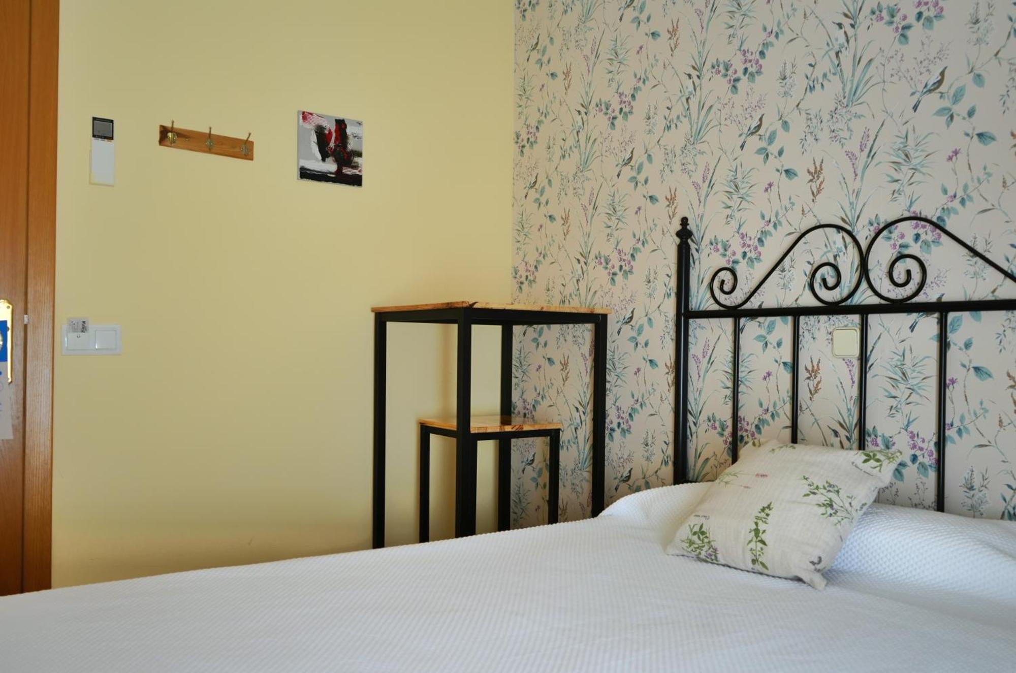 Hostal Mainz Piedralaves Eksteriør billede