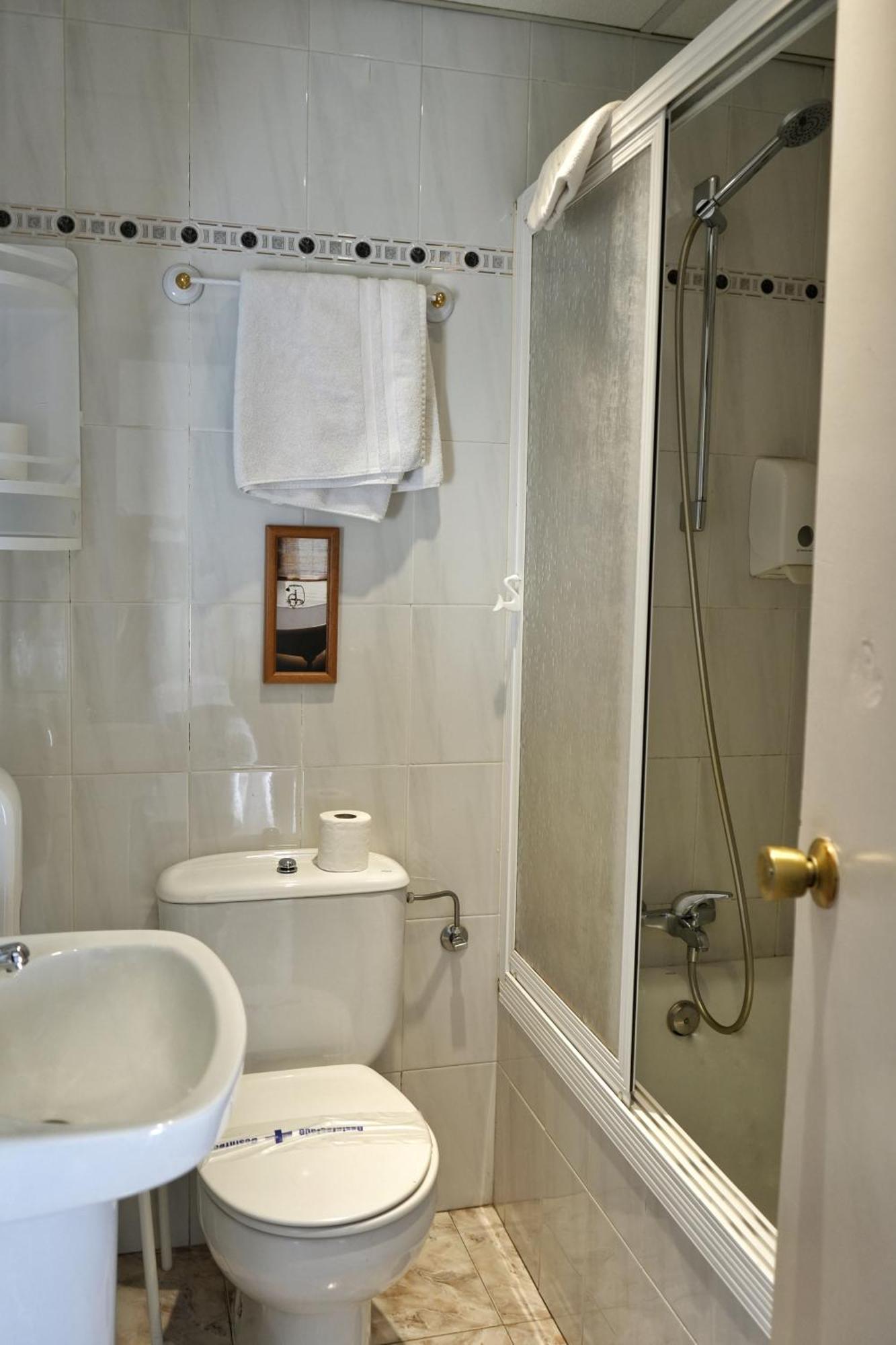 Hostal Mainz Piedralaves Eksteriør billede