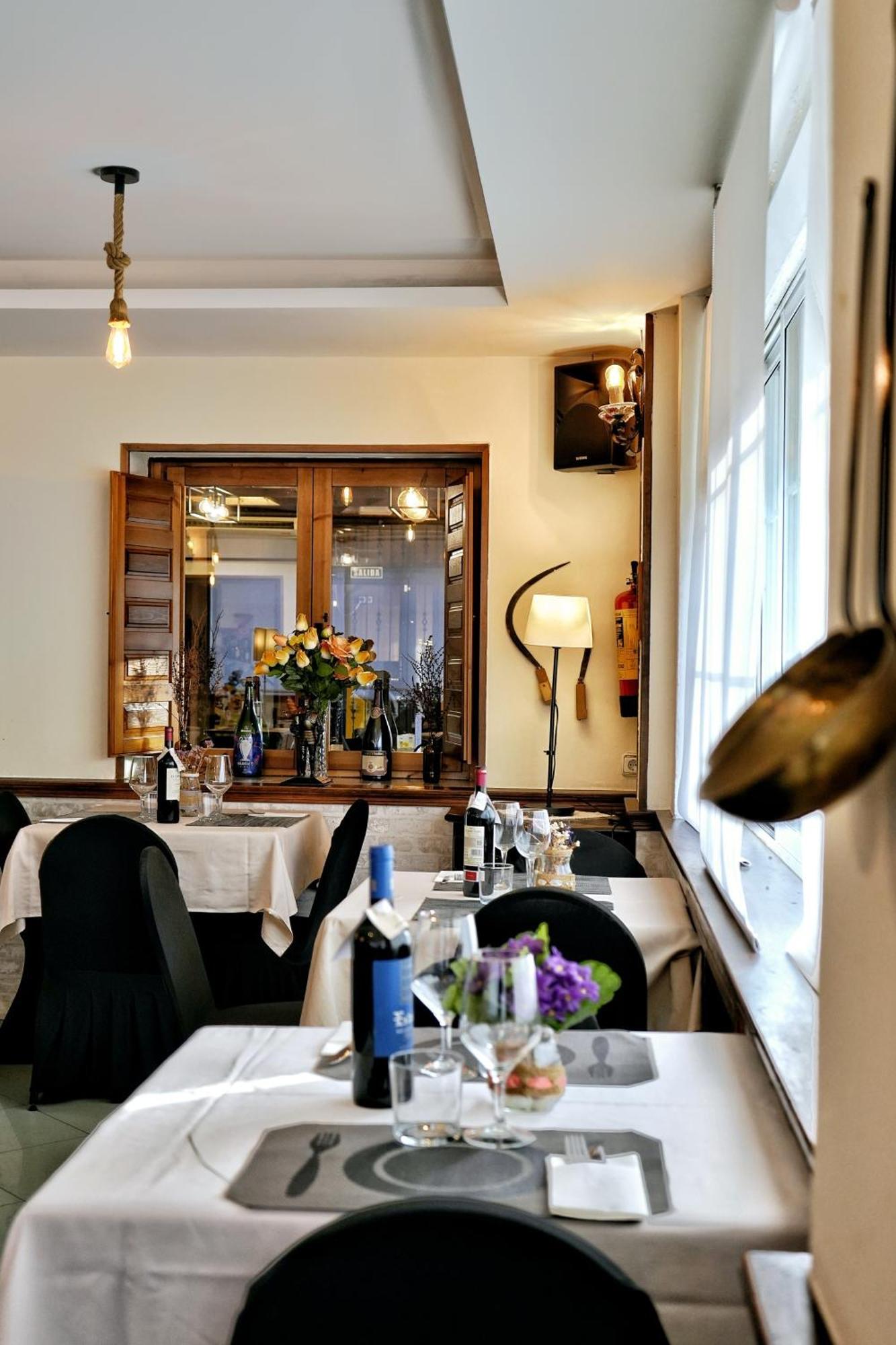 Hostal Mainz Piedralaves Eksteriør billede