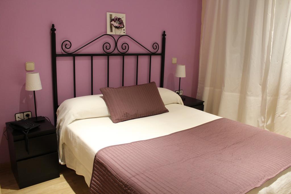 Hostal Mainz Piedralaves Eksteriør billede