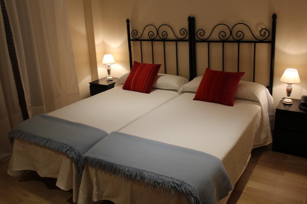 Hostal Mainz Piedralaves Eksteriør billede